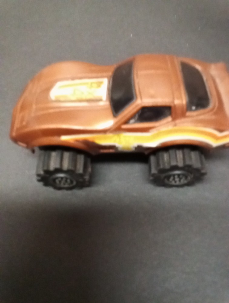Stomper Copper Corvette