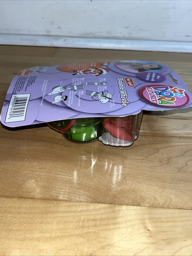 2008 Nickelodeon Dora The Explorer Santa No-Spill Bubble Whistle