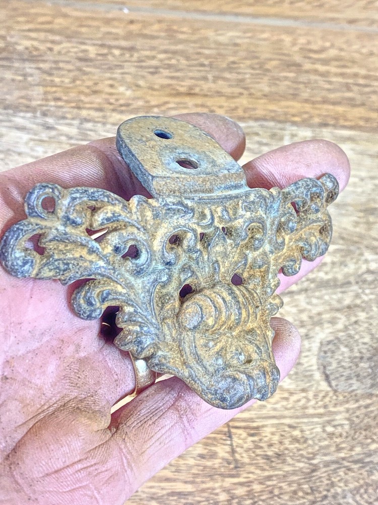 Antique Clock Foot    (KD1547)