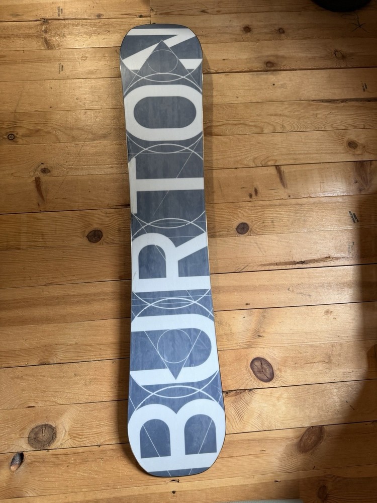 Burton Custom Flying V Snowboard Size 162cm, Used.