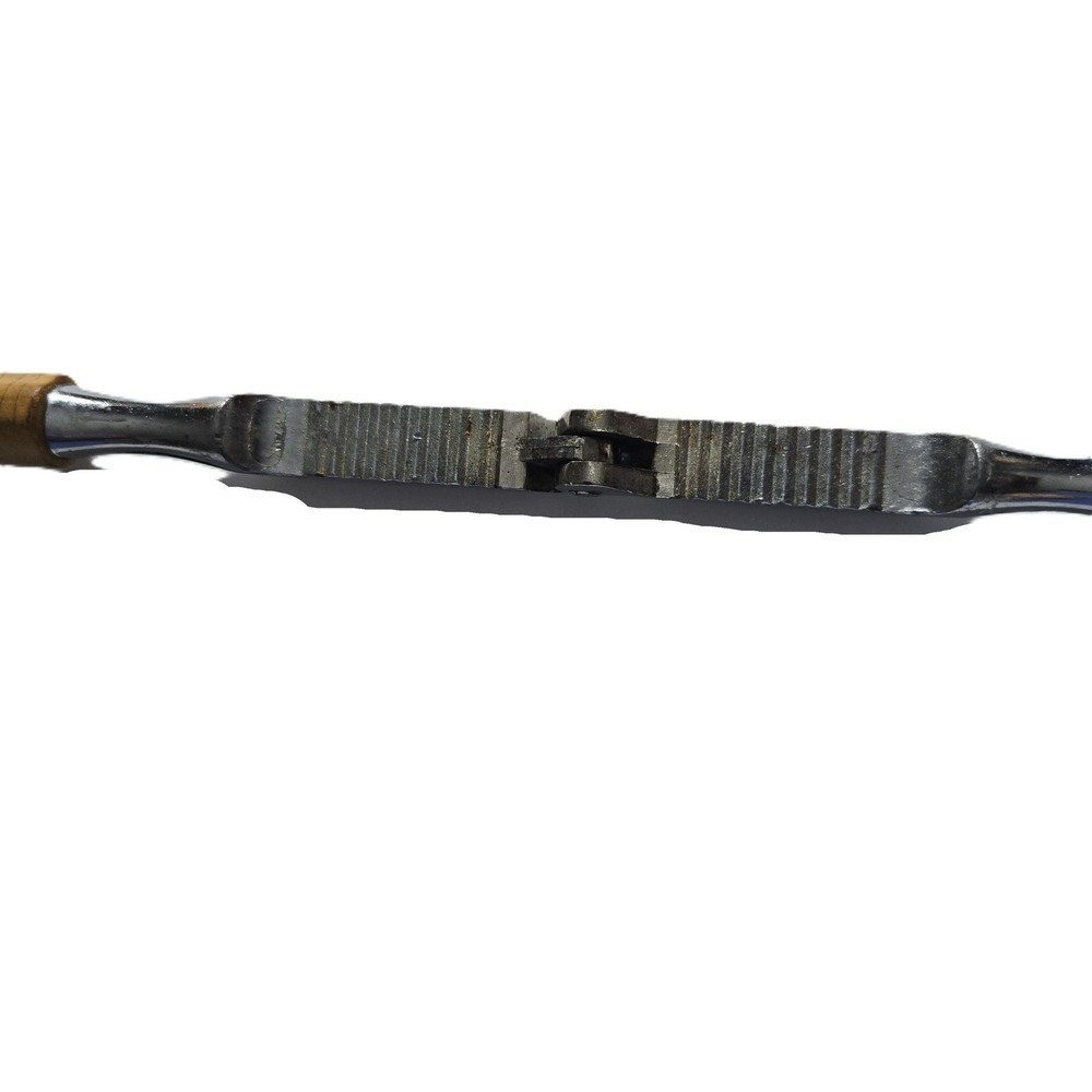 Vintage Bamboo Handle Nutcracker – Silver Metal Kitchen Tool