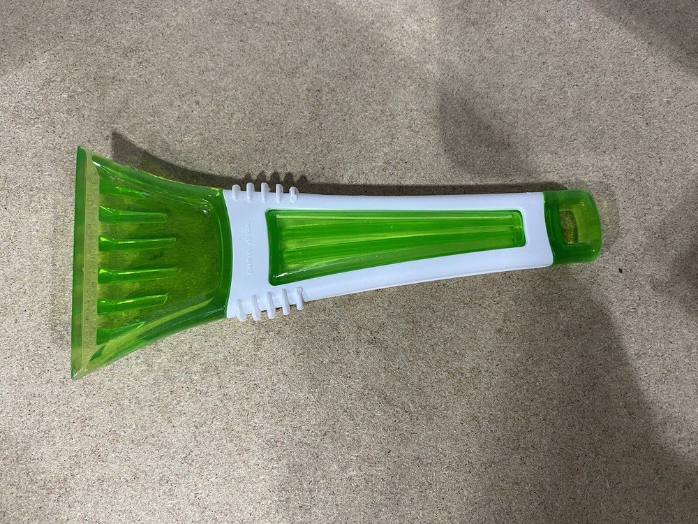 Claas Ice & Snow Scraper