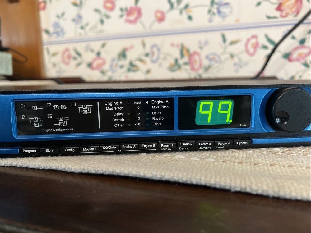 DigiTech Studio S100 Dual-Engine Multi-Effects Processor w/Manual & Power Supply