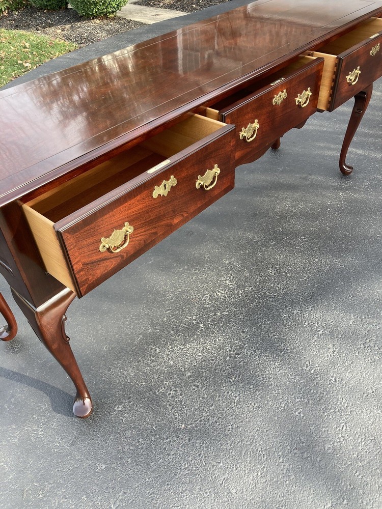Kindel Mahogany Queen Anne Style Sideboard