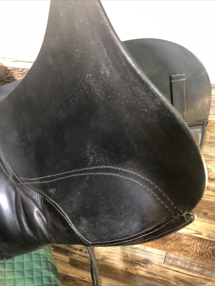 16.5" County W.B. Dressage Saddle
