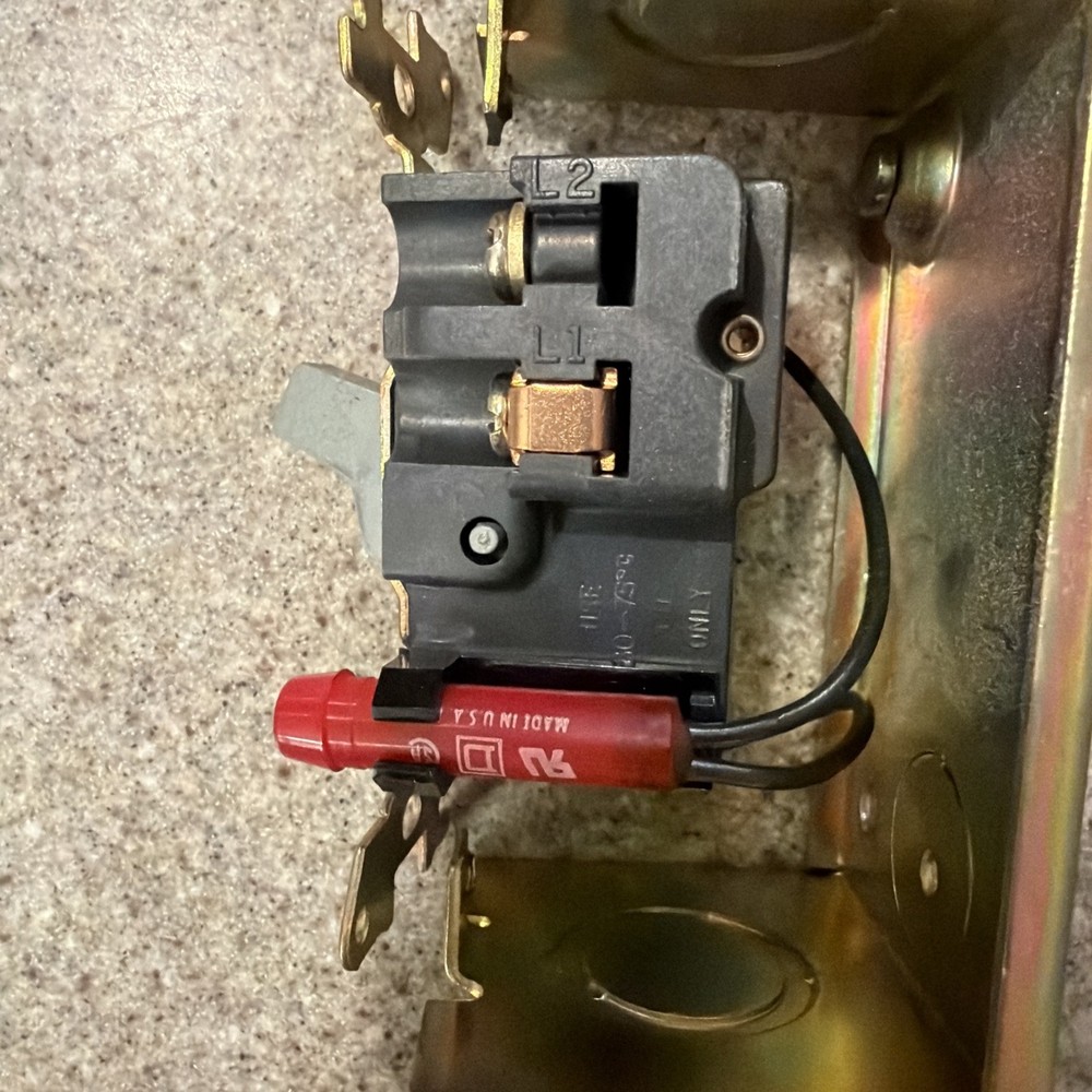 Square D 2510 FG1P Manual Starter NEMA Type 1 Enclosure