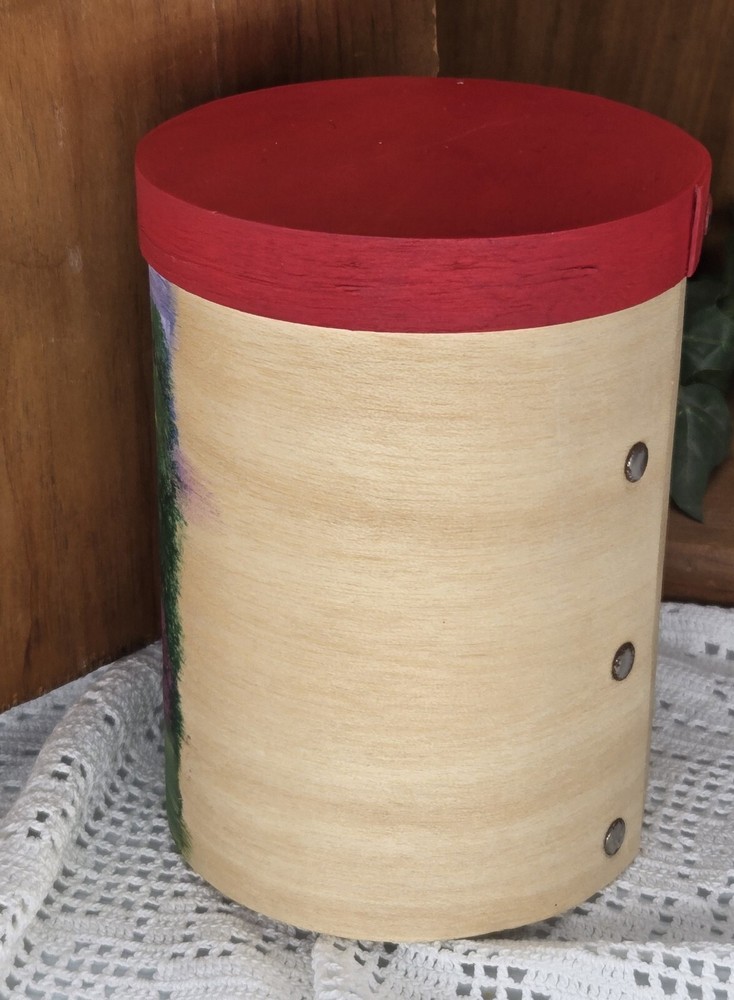 Chipwood container (25049) hand painted