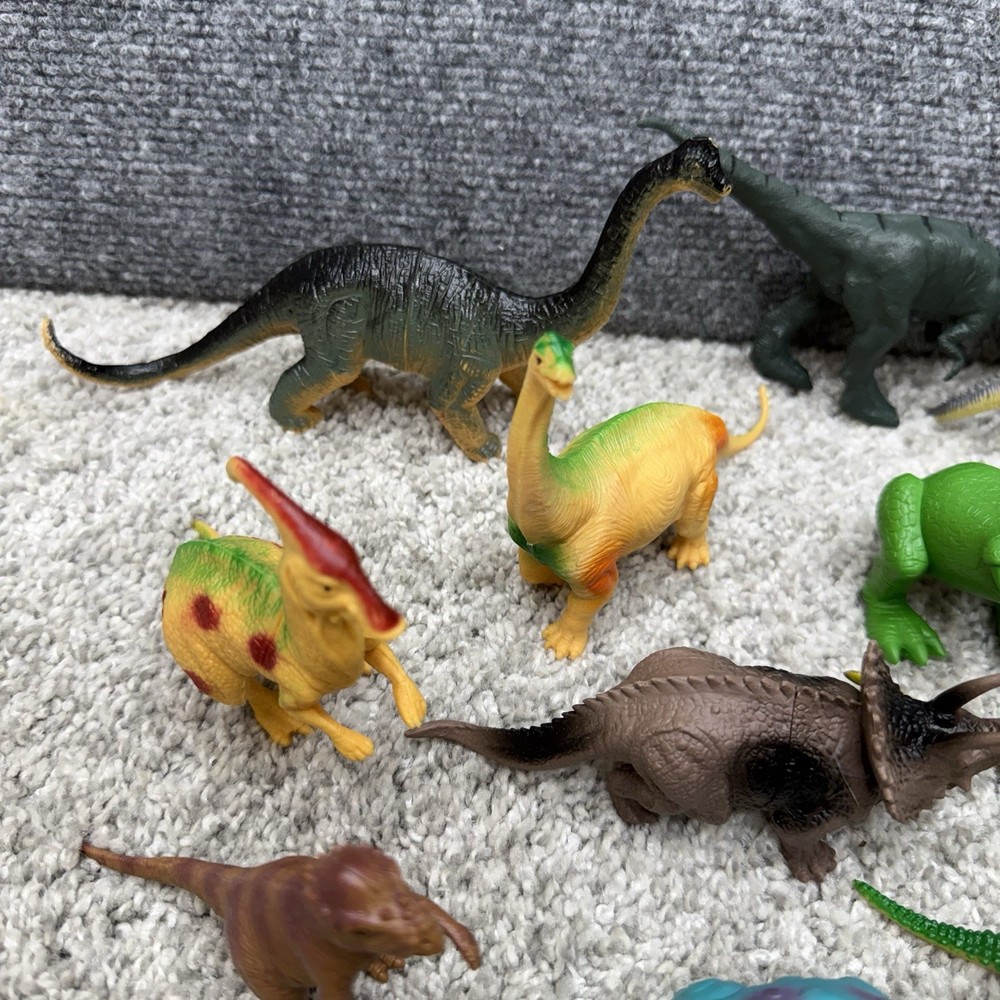 Toy Dinosaur huge lot small mini dino figures