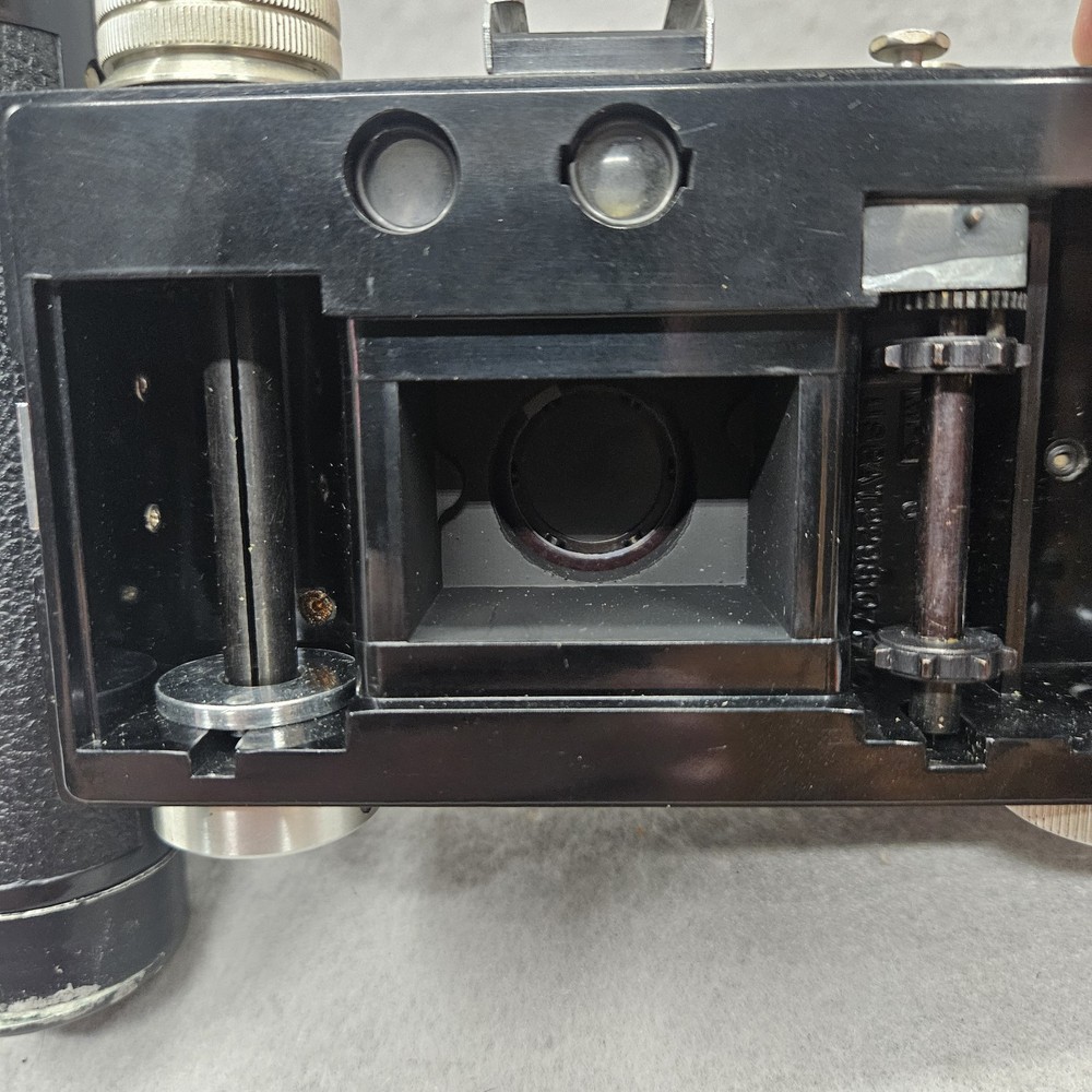 Vintage Argus C3 35mm Rangefinder Camera w/ Flash – Shutter Fires – Untested