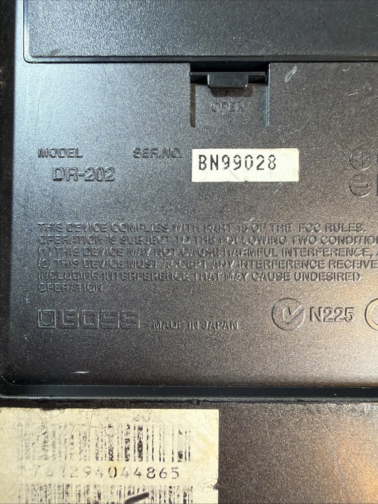 BOSS Dr. Groove DR 202 Drum Machine (LCD SCREEN DOES NOT WORK)