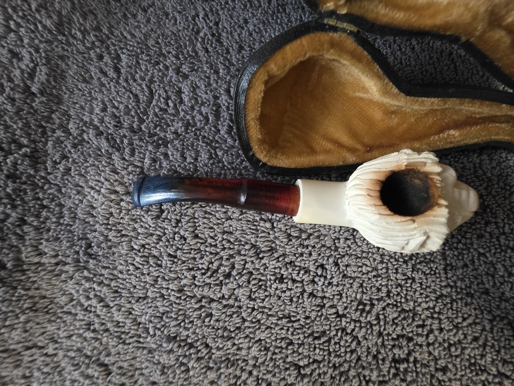 Meerschaum Figural Head Pipe lion head With Hard Shell Case. Used
