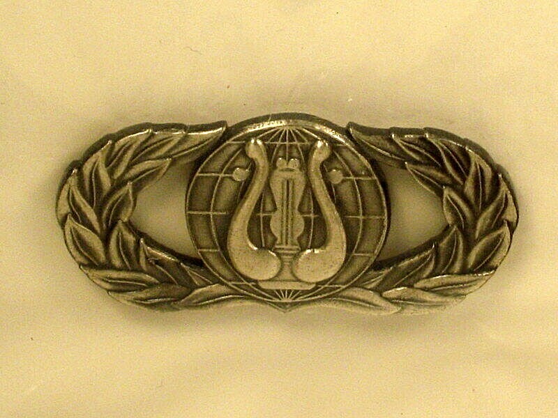 USAF Air Force Basic Band Oxidize Large Badge Pin Insignia