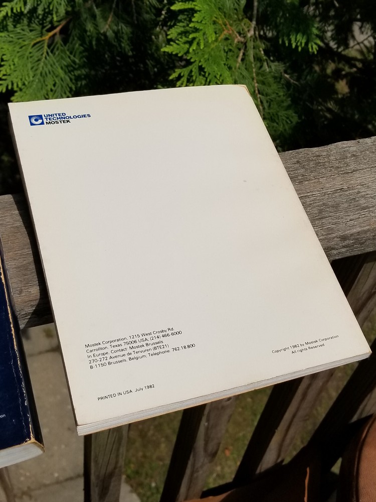 4 VINTAGE MOSTEK MICROELECTRONICS BOOKS MEMORY DATA 1979 MICROCOMPUTER 1984, '85