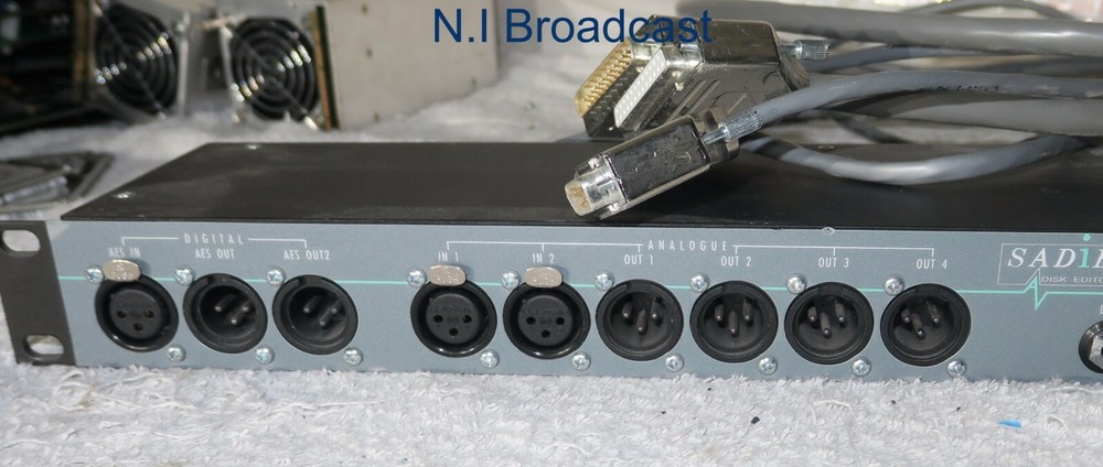 Sadie active breakout rack unit with cable (x-act)