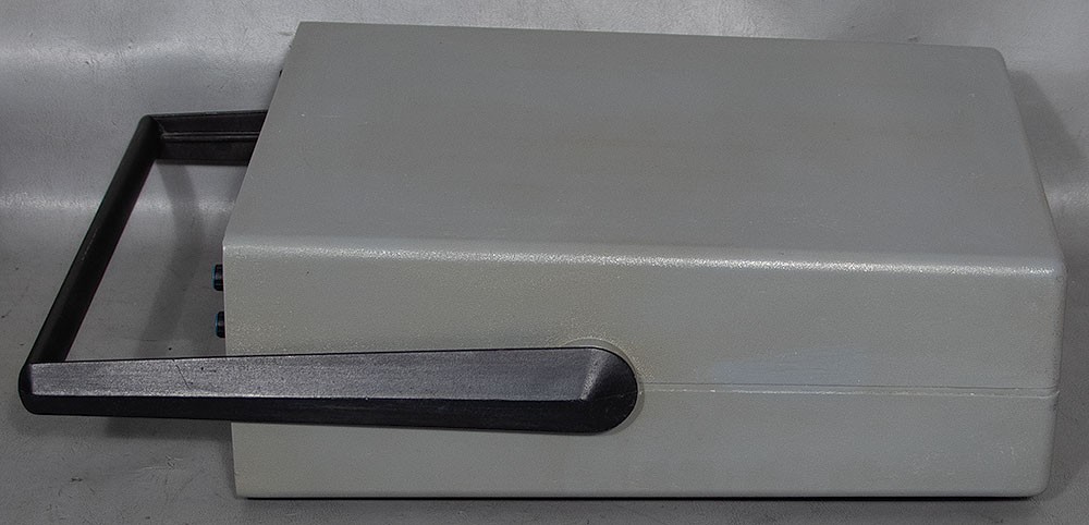 Huntron Tracker 2000 Pulse Generator/Signal Tracer/PCB & Component Checker 2000B