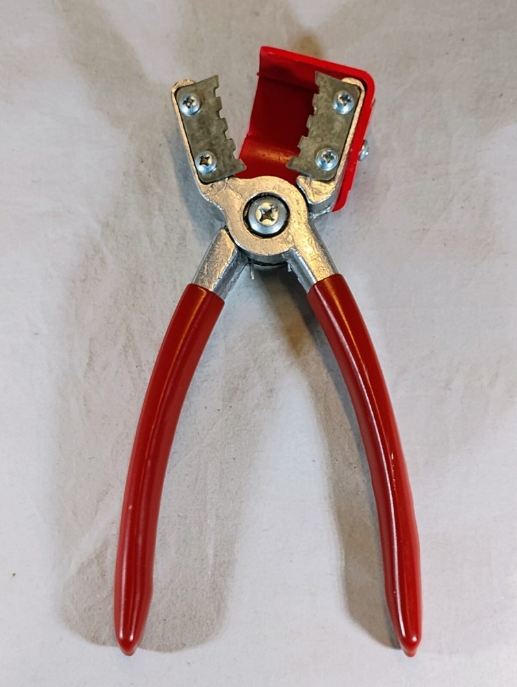 Vintage THE TEXAN YORK NUT SHELLER NUT CRACKER