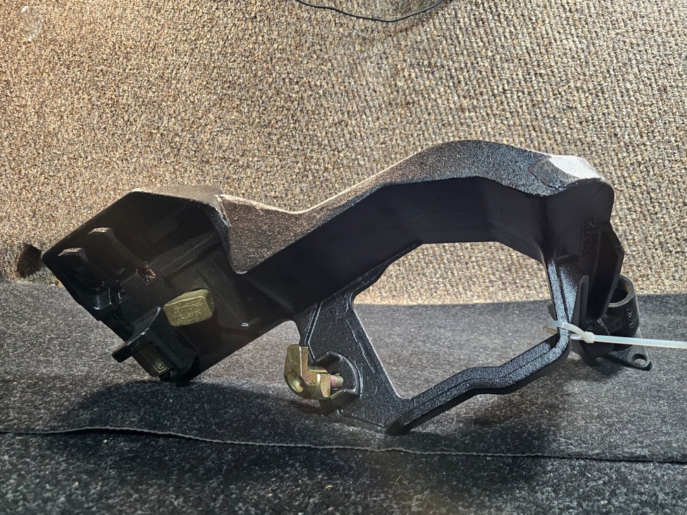 STRATO TSC20-20CMB- TRAINLINE SUPPORT CASTING WITH FLANGE