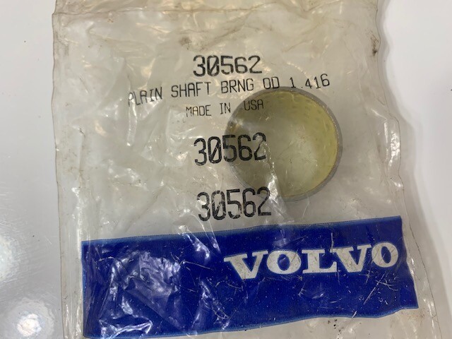 NEW OEM VOLVO PLAIN SHAFT BEARING 30562
