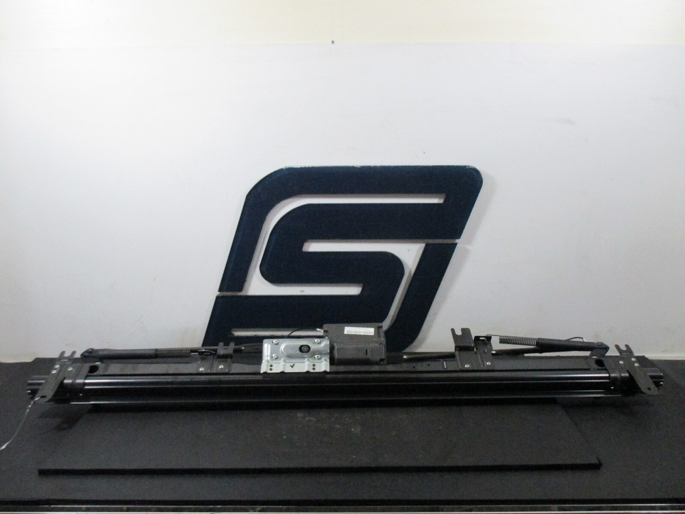 2005 Acura RL - Rear Power Sun Shade Assembly
