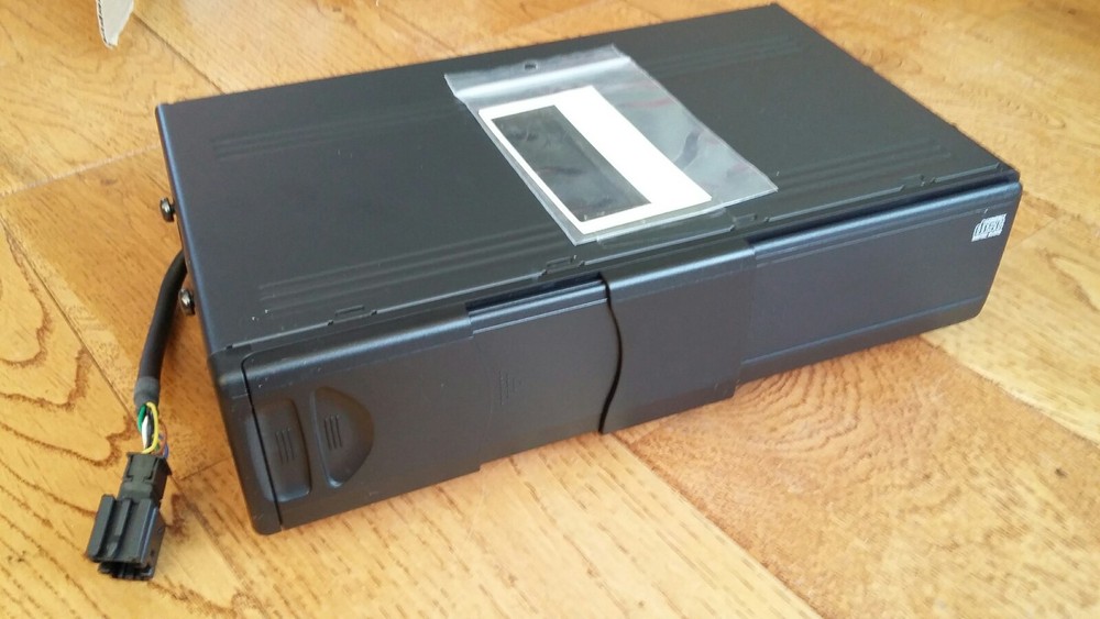 RANGE ROVER P38 CD CHANGER RANGE ROVER 6 DISC CHANGER NEW