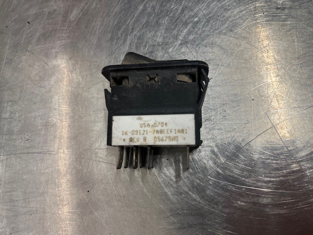PETERBILT SWITCH-BEACON / STROBE DBL 16-09121-7A8EEF1A81