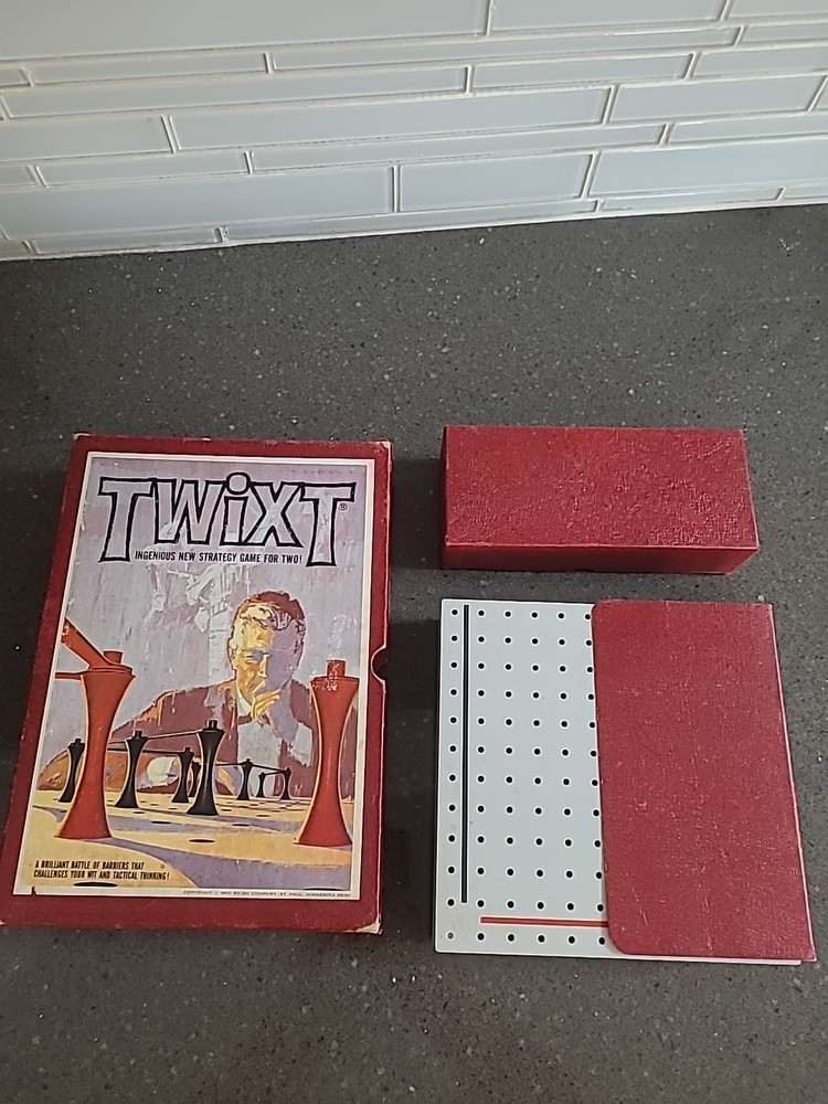 Twixt 3M Bookshelf Strategy Board Game 1962