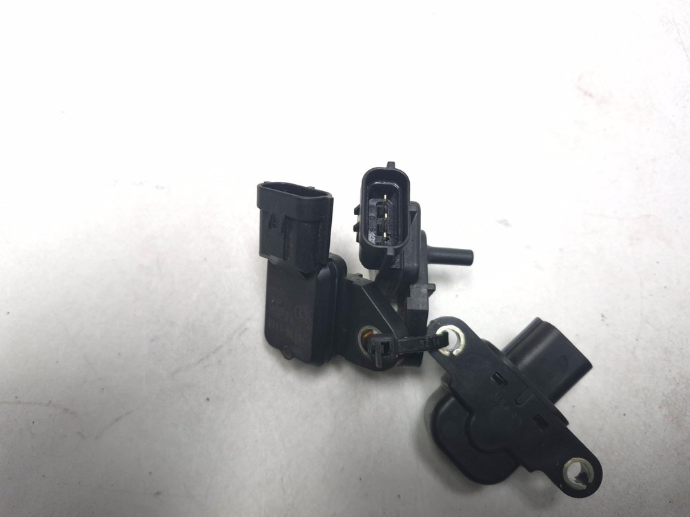 2004 Kawasaki Vulcan 2000 Air Flow Pressure Sensor OEM