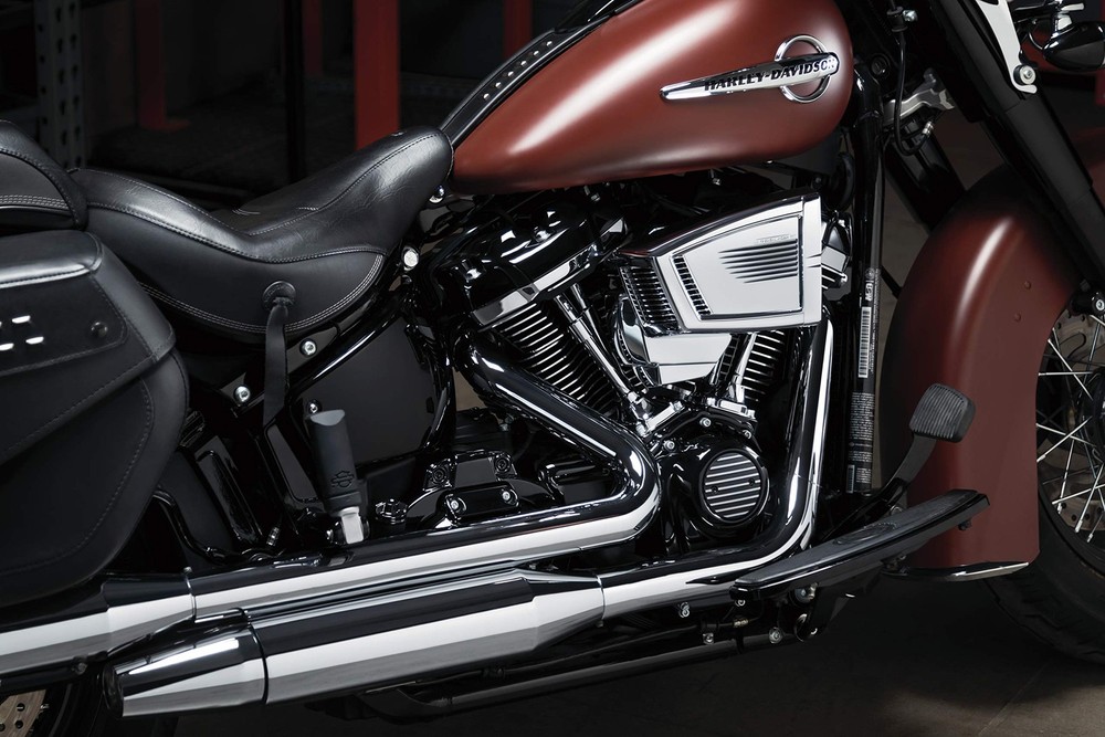 Kuryakyn Precision Dipstick 18-Up Softail Models Gloss Black