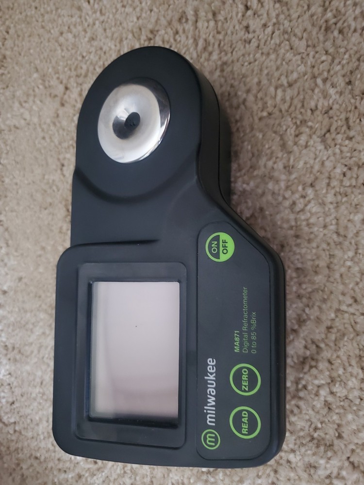 Milwaukee Digital Brix MA871 Refractometer