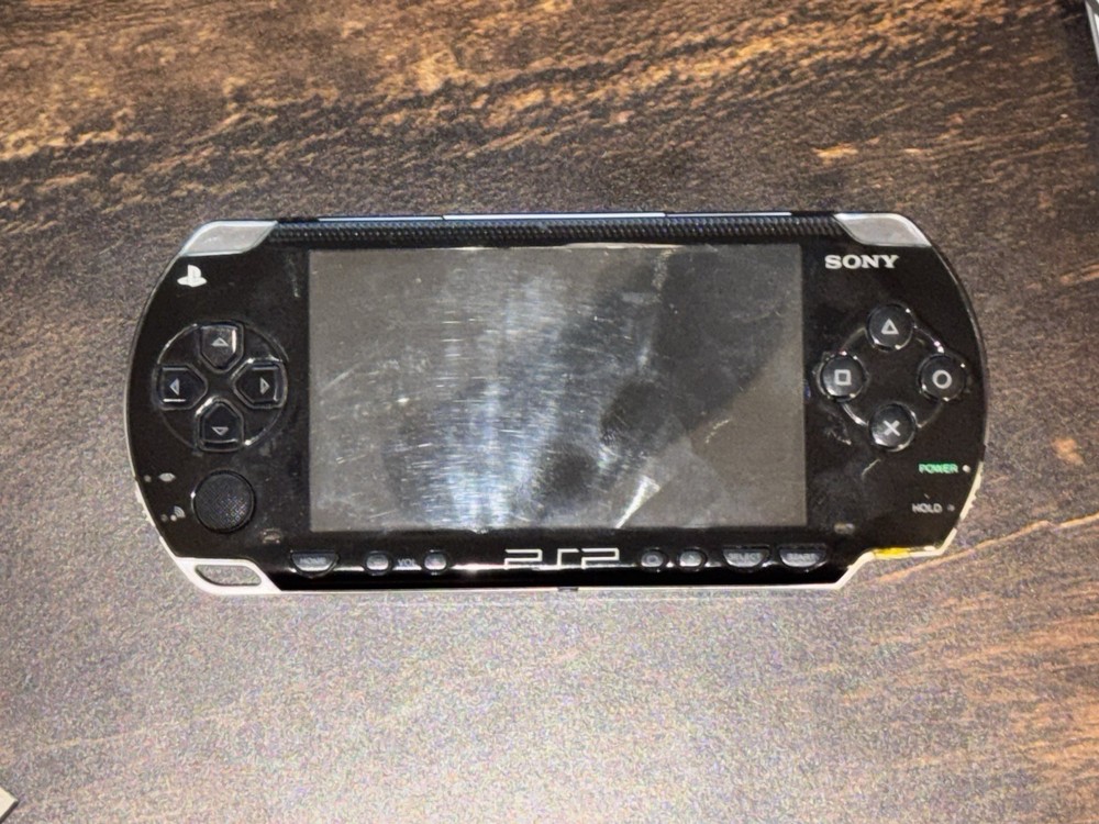 PSP 1000 with extras | READ DESCRIPTION