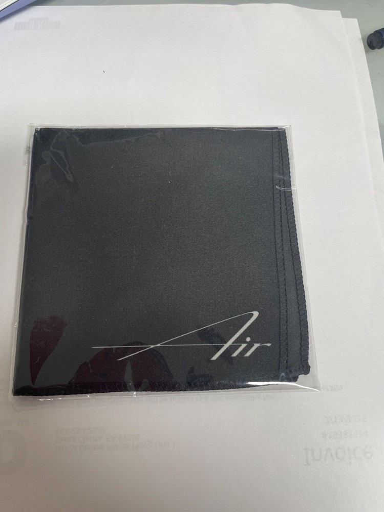 LUCID AIR Logo Microfiber Screen Wipe