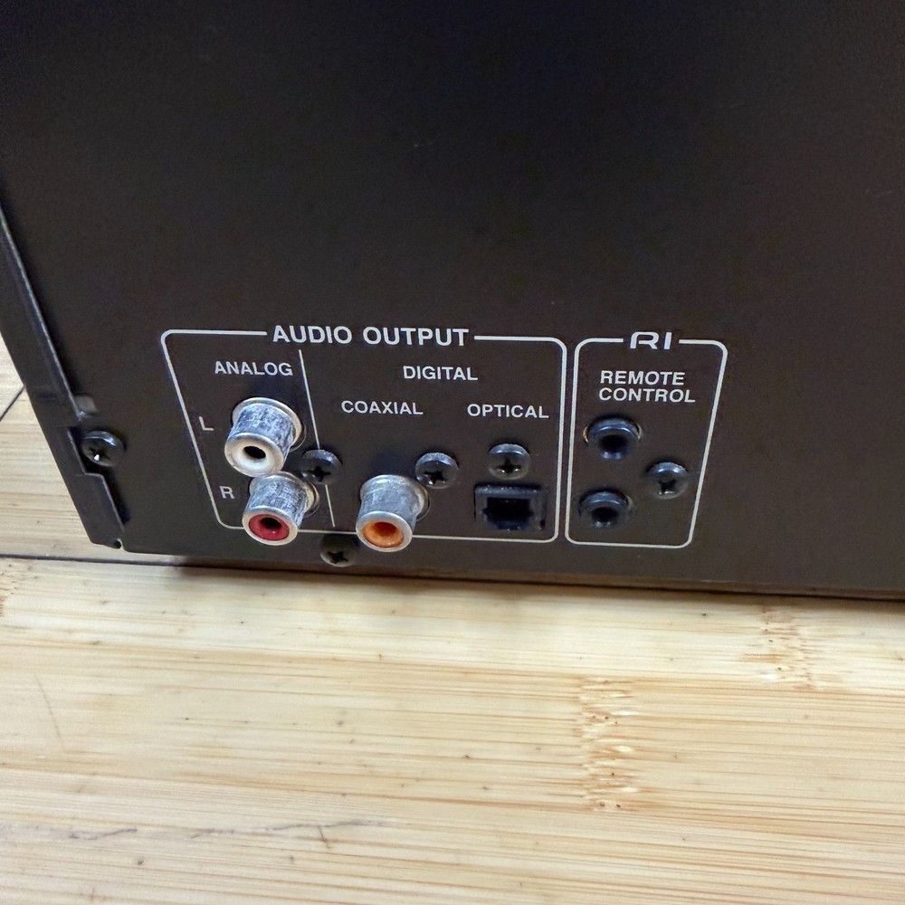 Onkyo DX-C390 6-Disc CD compact disc Changer Black With Remote Works