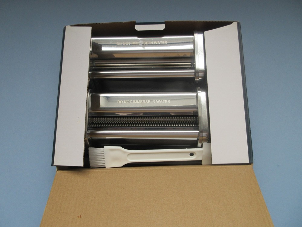 GVODE TWO-PIECE PASTA ROLLER AND SPAGHETTI CUTTER