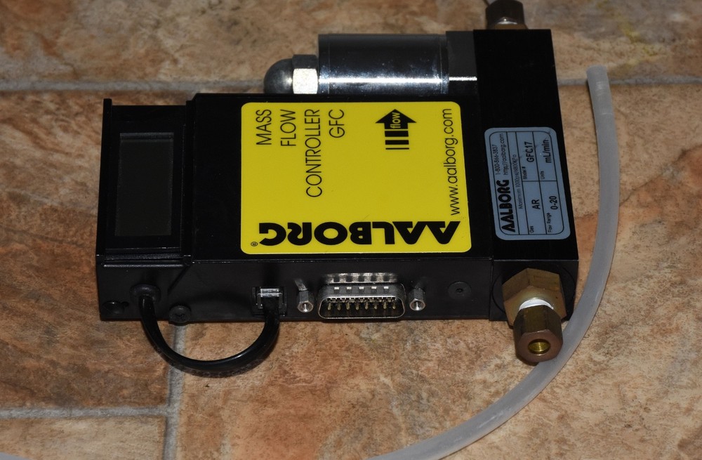 Aalborg GFC17 Mass Flow Controller Argon AR 0-20 mL/min w/ Power Supply Working