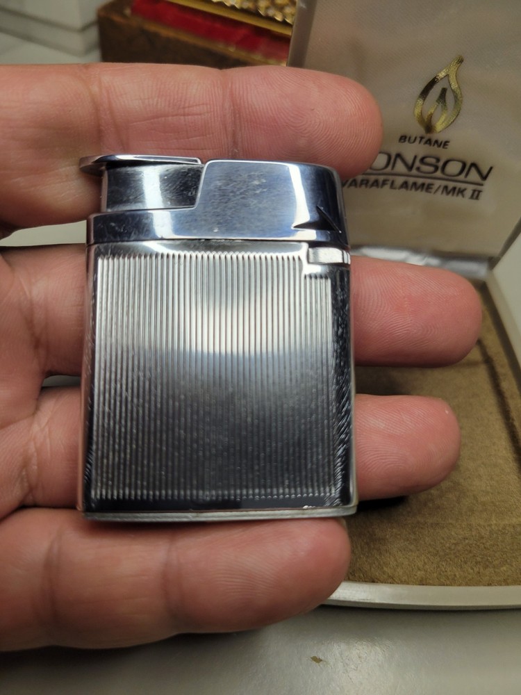 Vintage Ronson Varaflame Liteguard Original Box Lighter 1950's (WORKING)