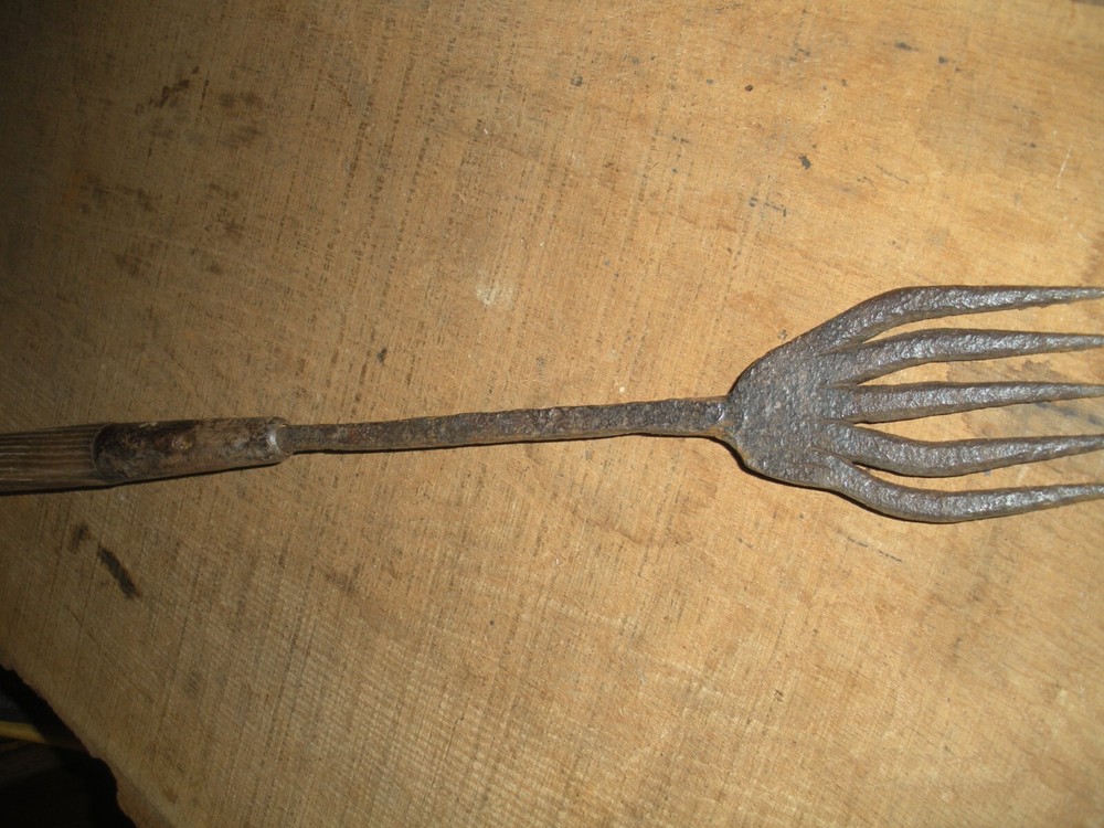 Vintage Cast Iron Fish GIG, Gaff, Spear