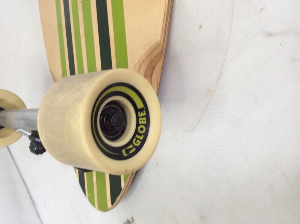Globe longboard Slant trucks, Globe wheels, Globe grip tape, complete.