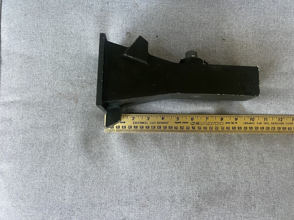 Dual polarized 4.9-7.05 GHz Horn Antenna