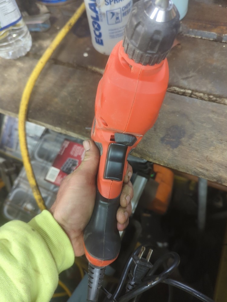 Black And Decker Dr202 10mm 120V Drill