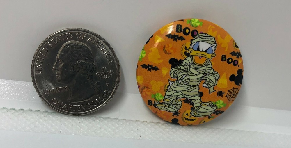 Donald Duck Mummy Pin