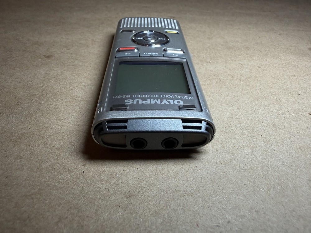 Olympus WS-821 Silver Multifunction Handheld Stereo Digital Voice MP3 Recorder