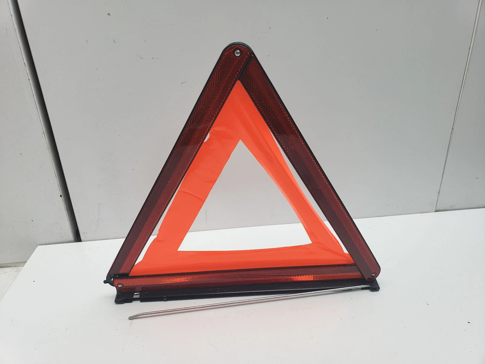 VOLVO V40 HAZARD WARNING TRIANGLE 27R033996 2014