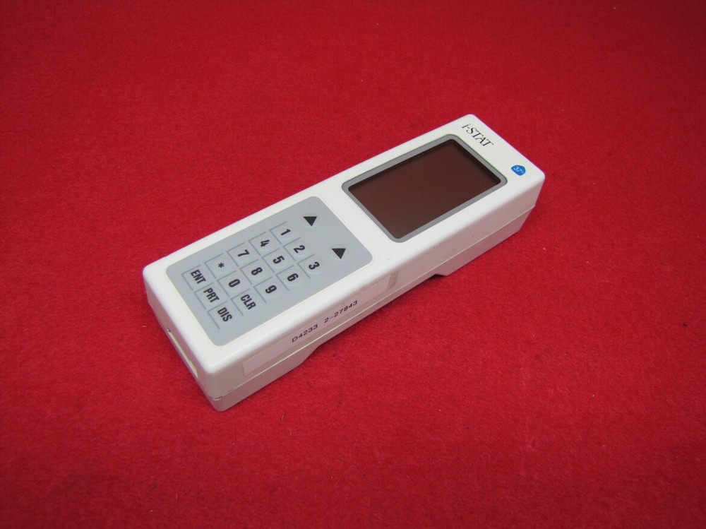 i-STAT PORTABLE CLINICAL ANALYZER "AS-IS"