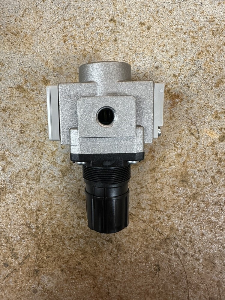 *NEW* SMC FILTER REGULATOR (AR20-N01BE-Z)