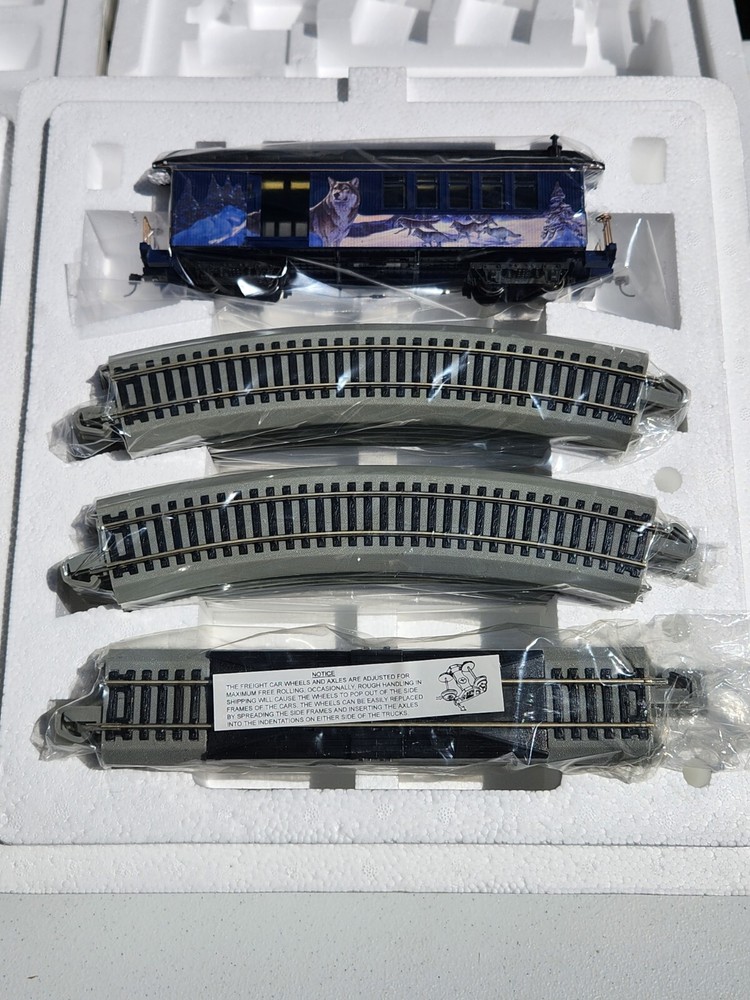 NEW HO Train Set Silver Moon Express Wolf Engine Tender 3 Cars Track Controller