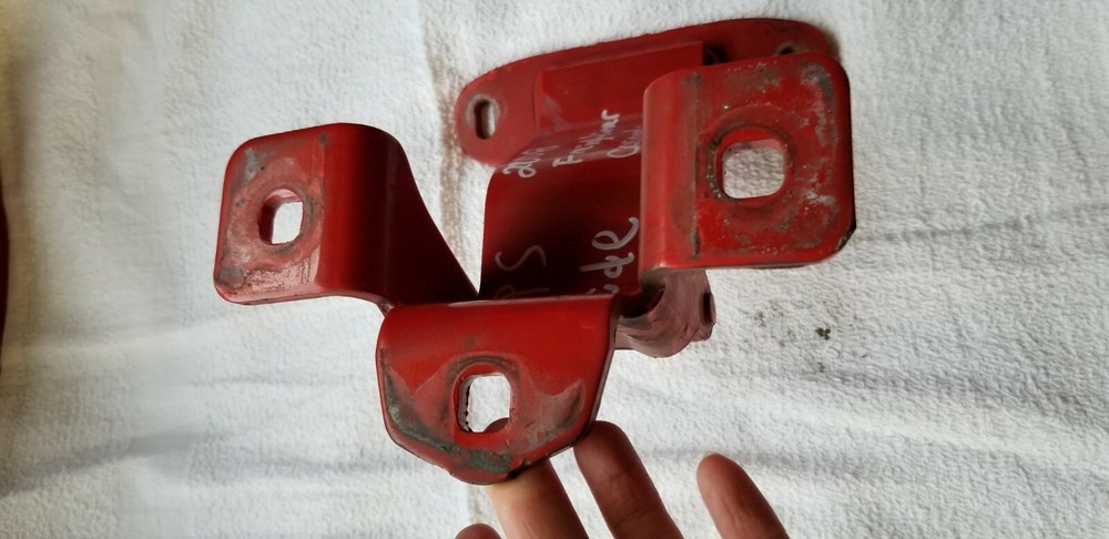 FREIGHTLINER CASCADIA DOOR HINGE UPPER