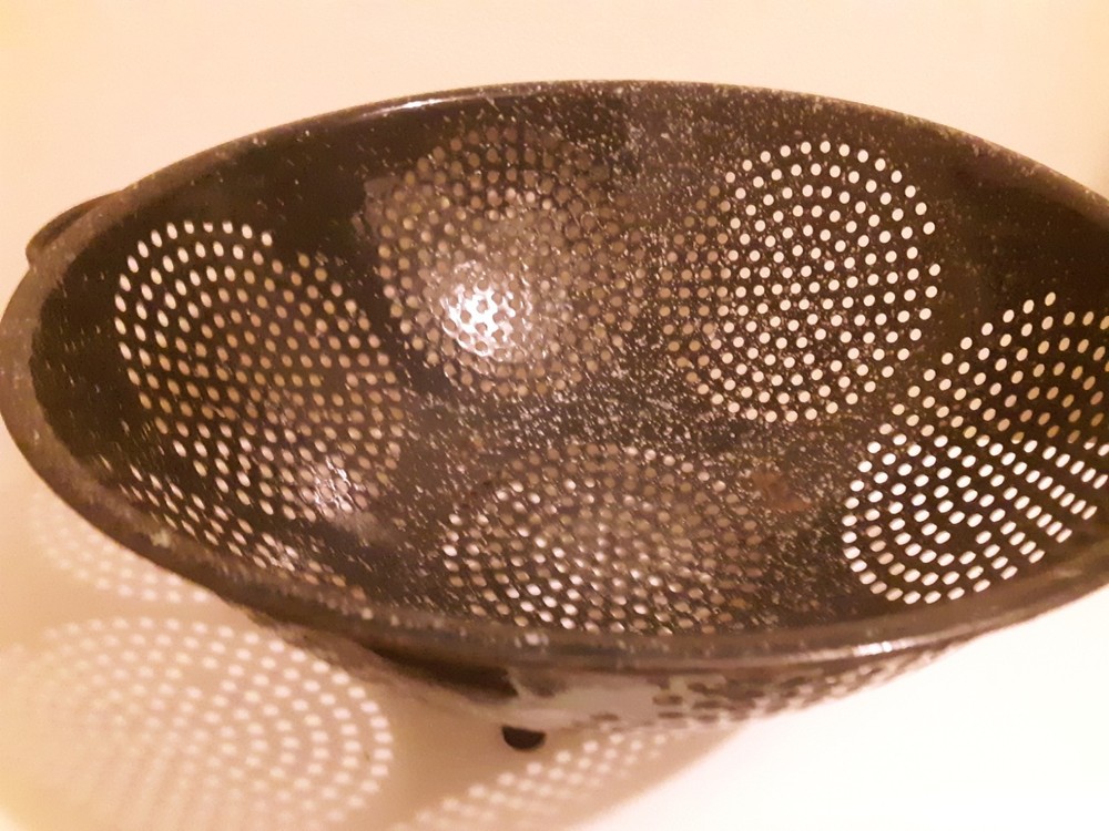 Vintage Agateware Black Speckled Strainer Colander- Handles