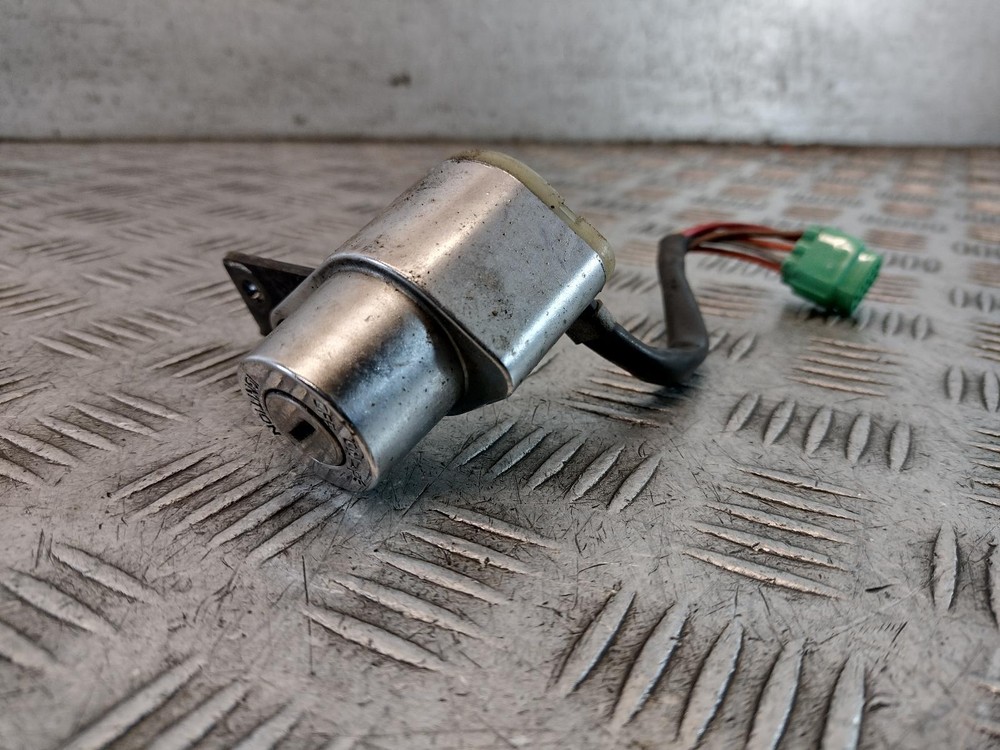 2010 SUZUKI VZR Lock Set