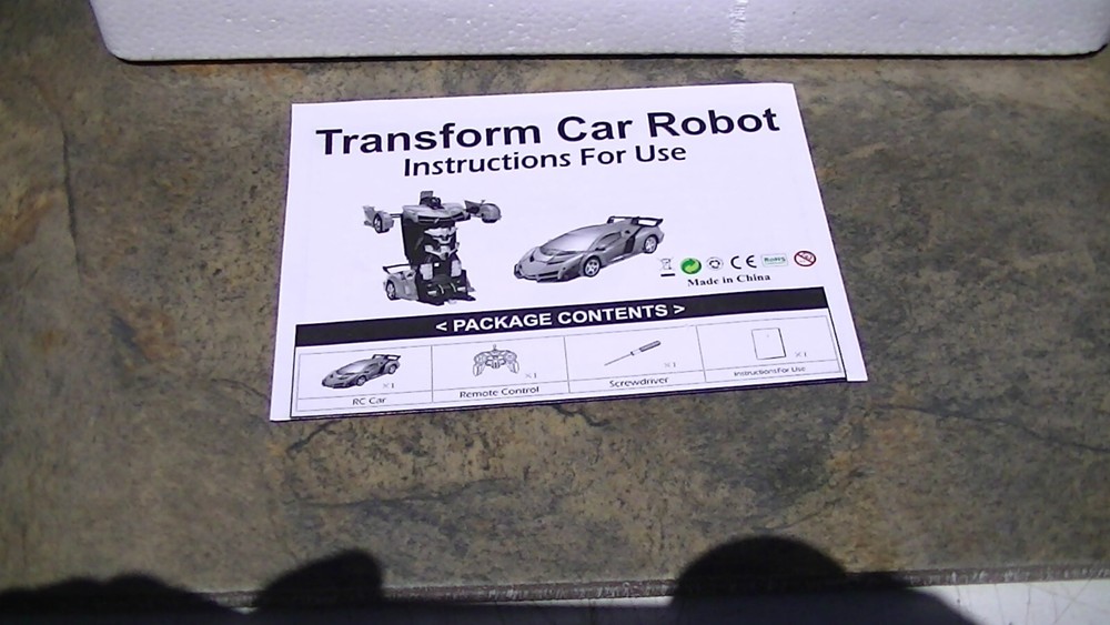 Desuccus RED Remote Control Car, Transform Robot RC , 2.4Ghz 1:18