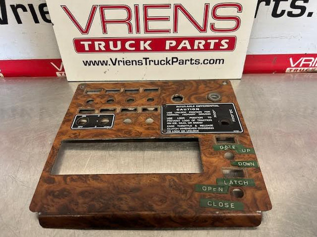 KENWORTH K176-8478 PANEL-DASH
